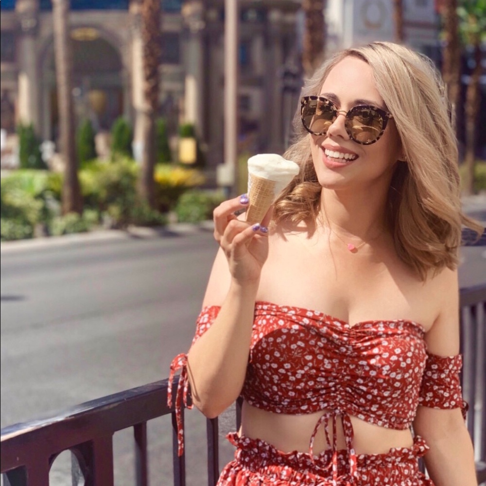 Dolce and Gabbana Sunglasses - Picture 3 of 5